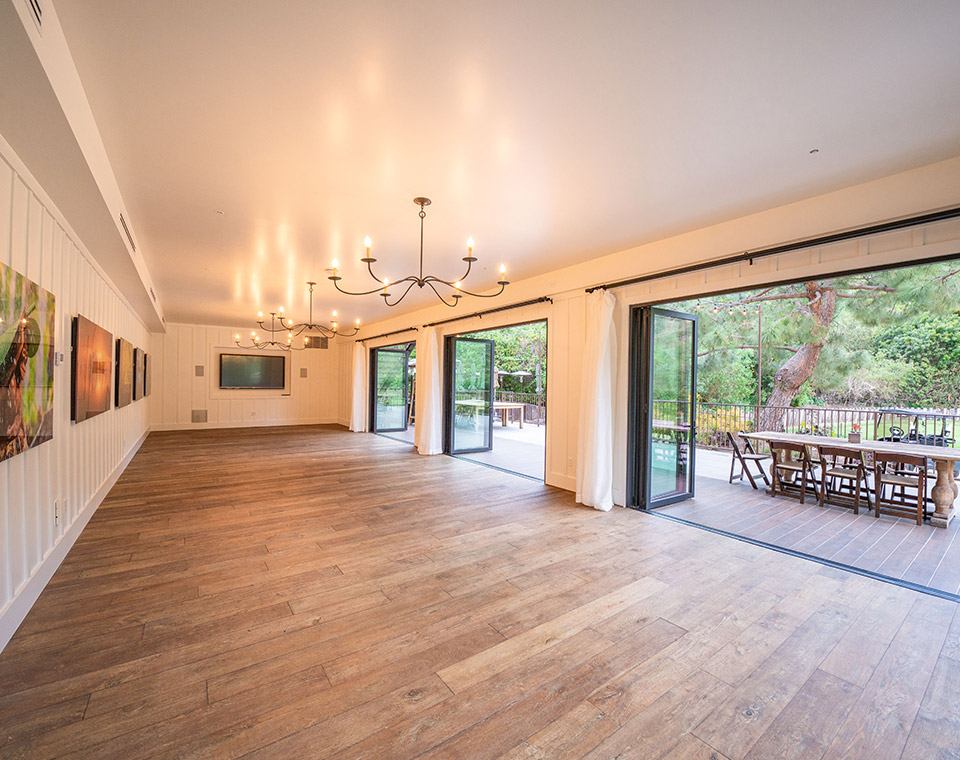 Canyon View Indoor with sliding doors open