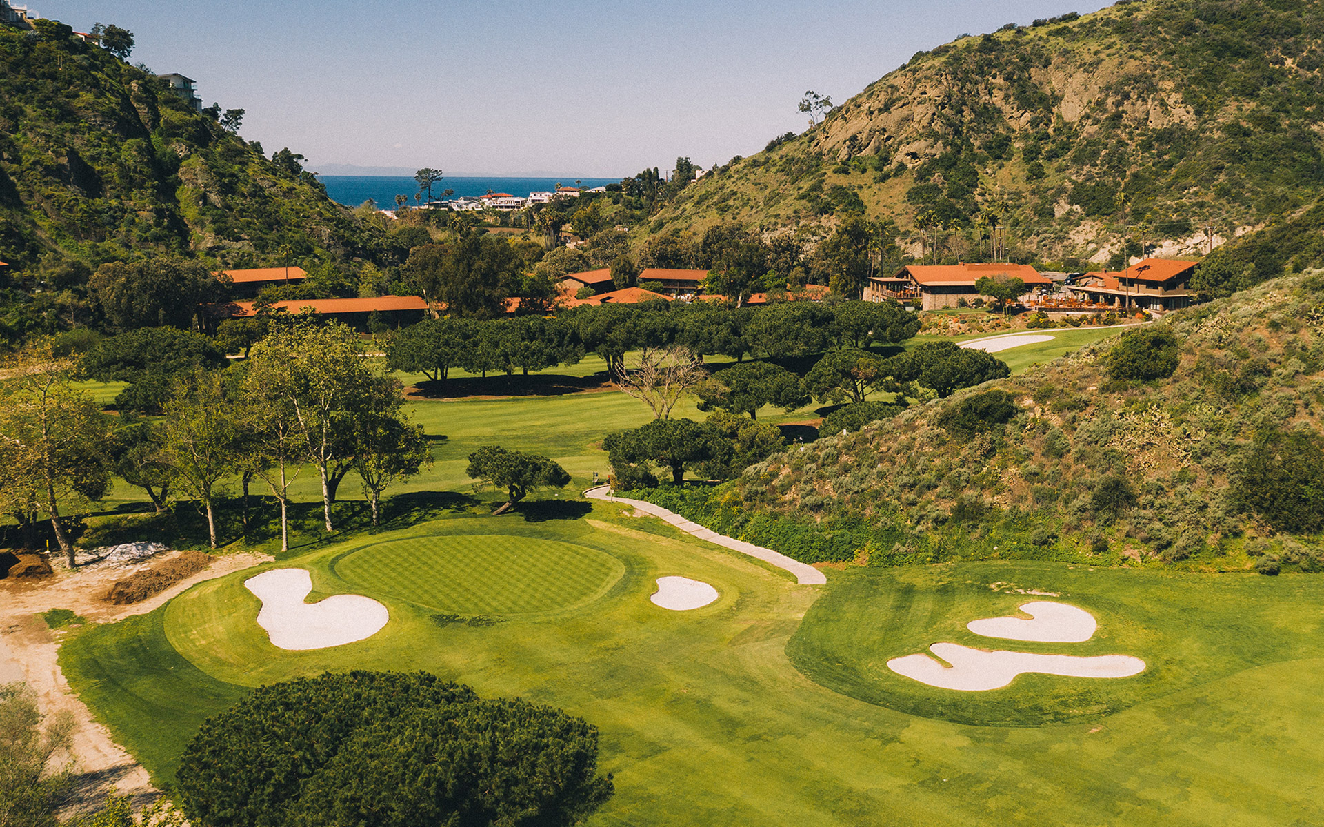 16+ Laguna Beach Golf Course - JoanyAnurati